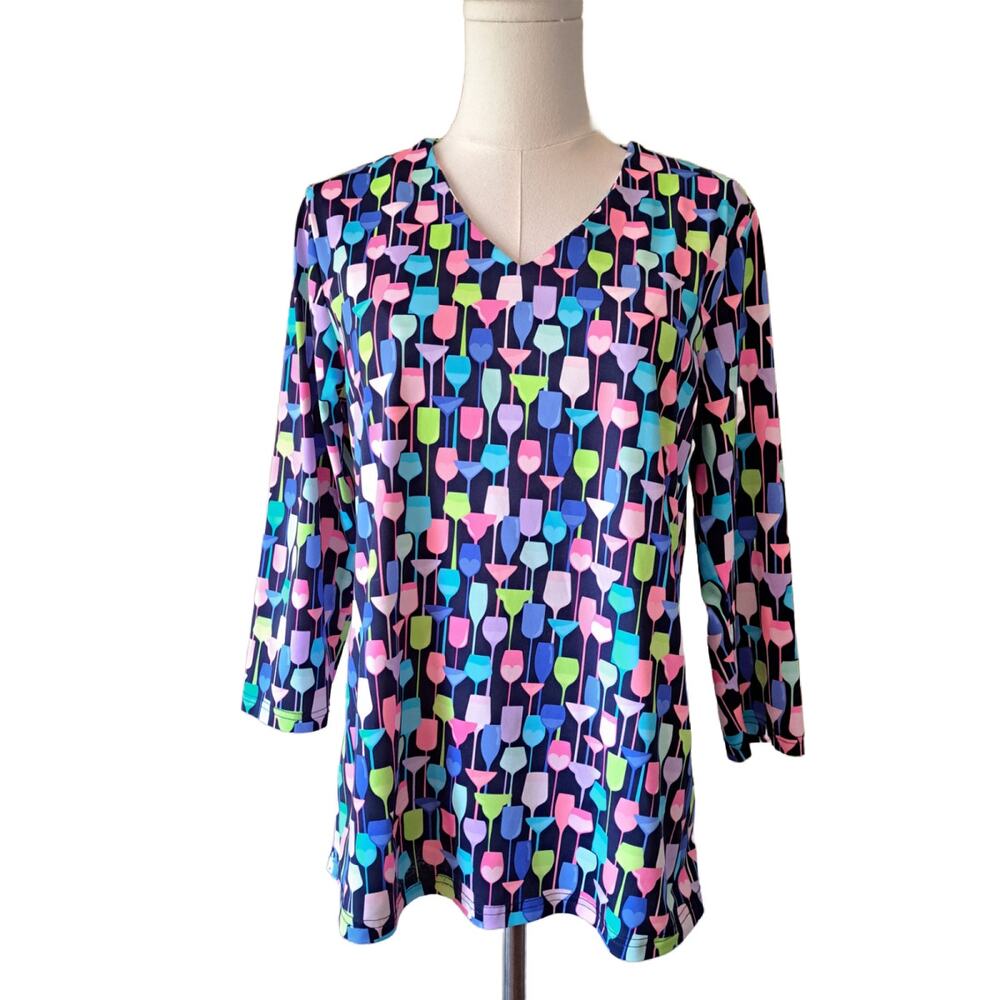 LuLu B Wine Glass Print V-neck Top Medium Colorful 3/4 Sleeve - Picture 2 of 9